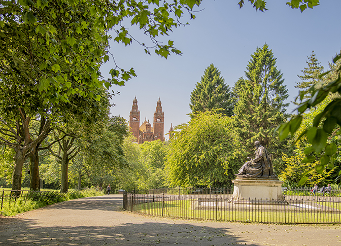 Kelvingrove Park on a cloudless sunny day. 