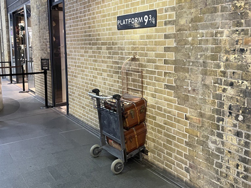 Platform 9 3/4 at Kings Cross Station